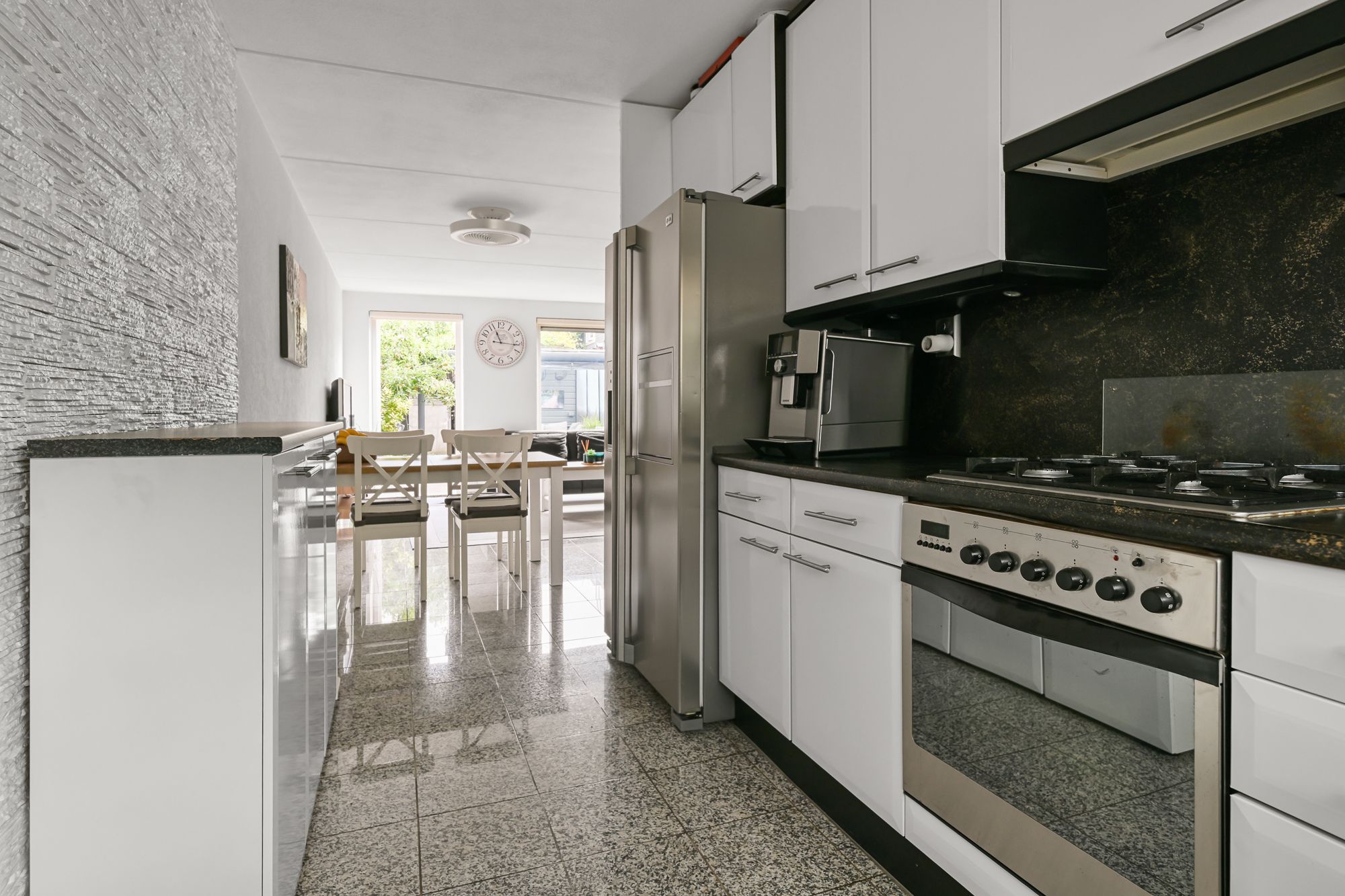 Photo 15 of Knokkestraat 11