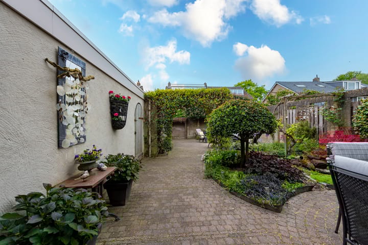 Photo 37 of Dr. Schaepmanstraat 9