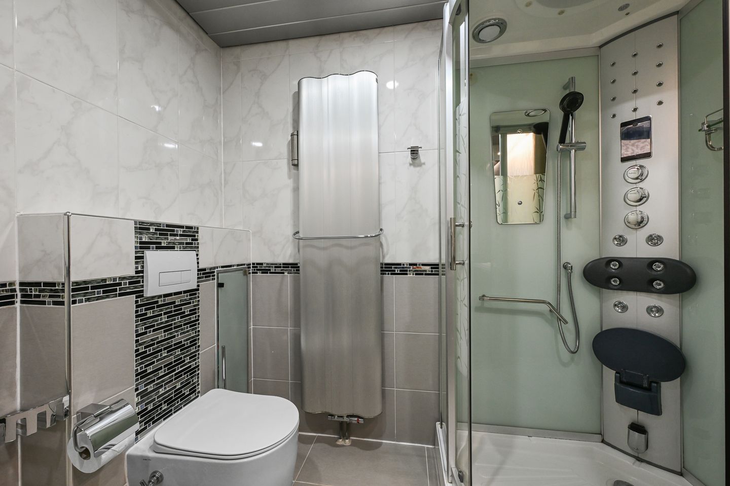 Photo 20 of Knokkestraat 11