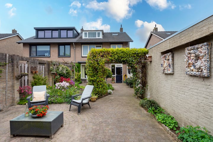 Photo 42 of Dr. Schaepmanstraat 9