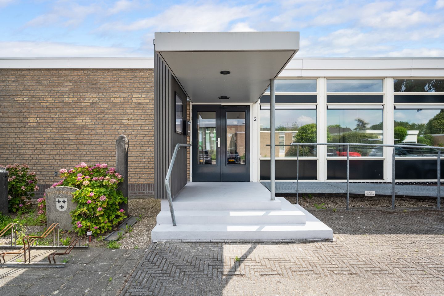 Bekijk foto 2 van Kastanjelaan 2