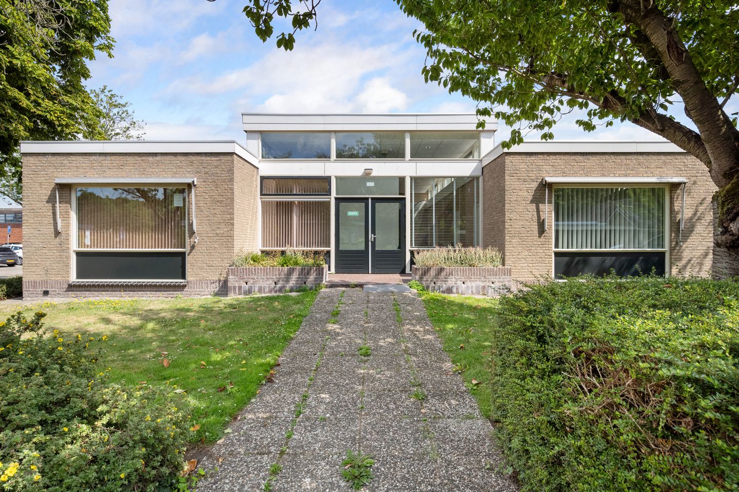 Bekijk foto 3 van Kastanjelaan 2