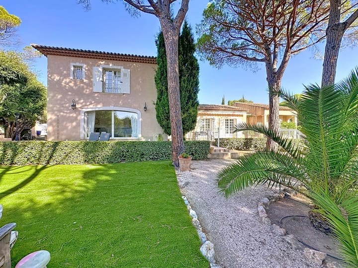 Foto 13 van 124 All. du Micocoulier