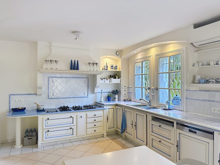 Foto 16 van 124 All. du Micocoulier