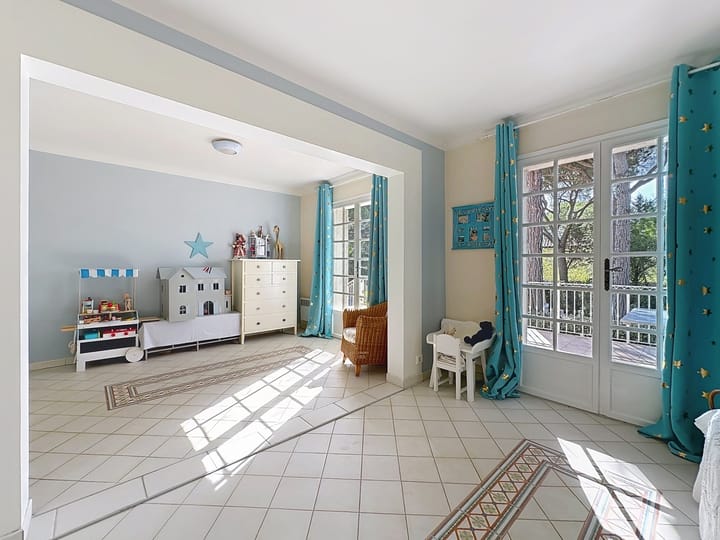 Foto 36 van 124 All. du Micocoulier