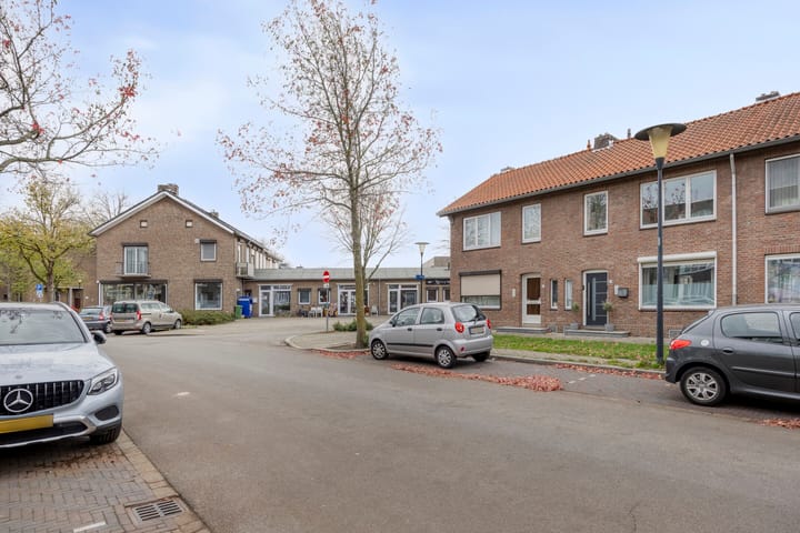 Foto 36 van Minister Talmastraat 3