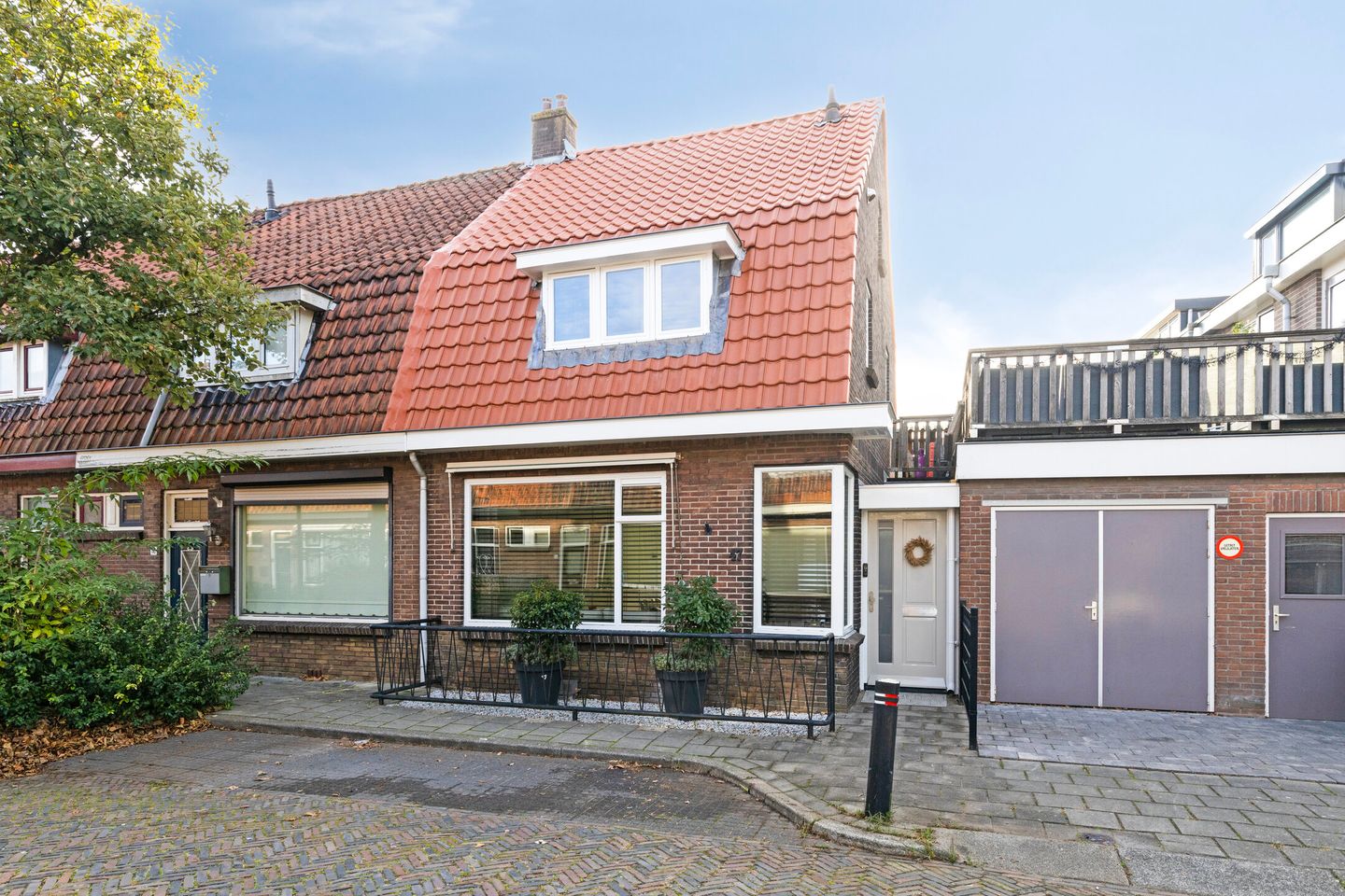 Photo 5 of Burgemeester Strick van Linschotenstraat 47