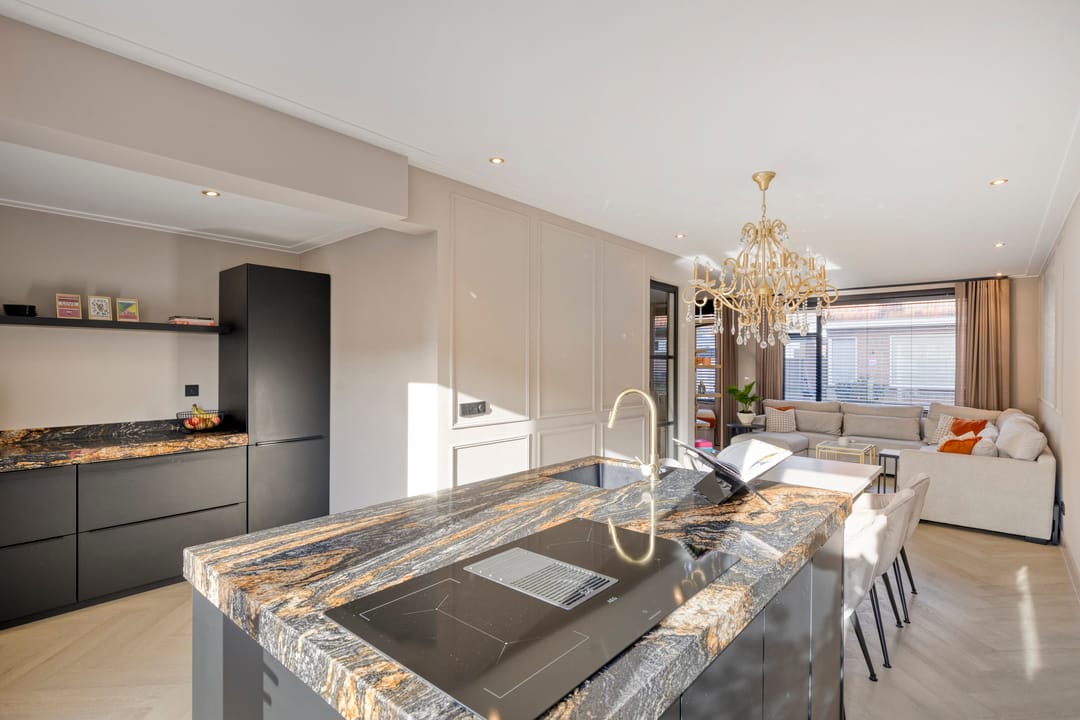 Photo 13 of Burgemeester Strick van Linschotenstraat 47