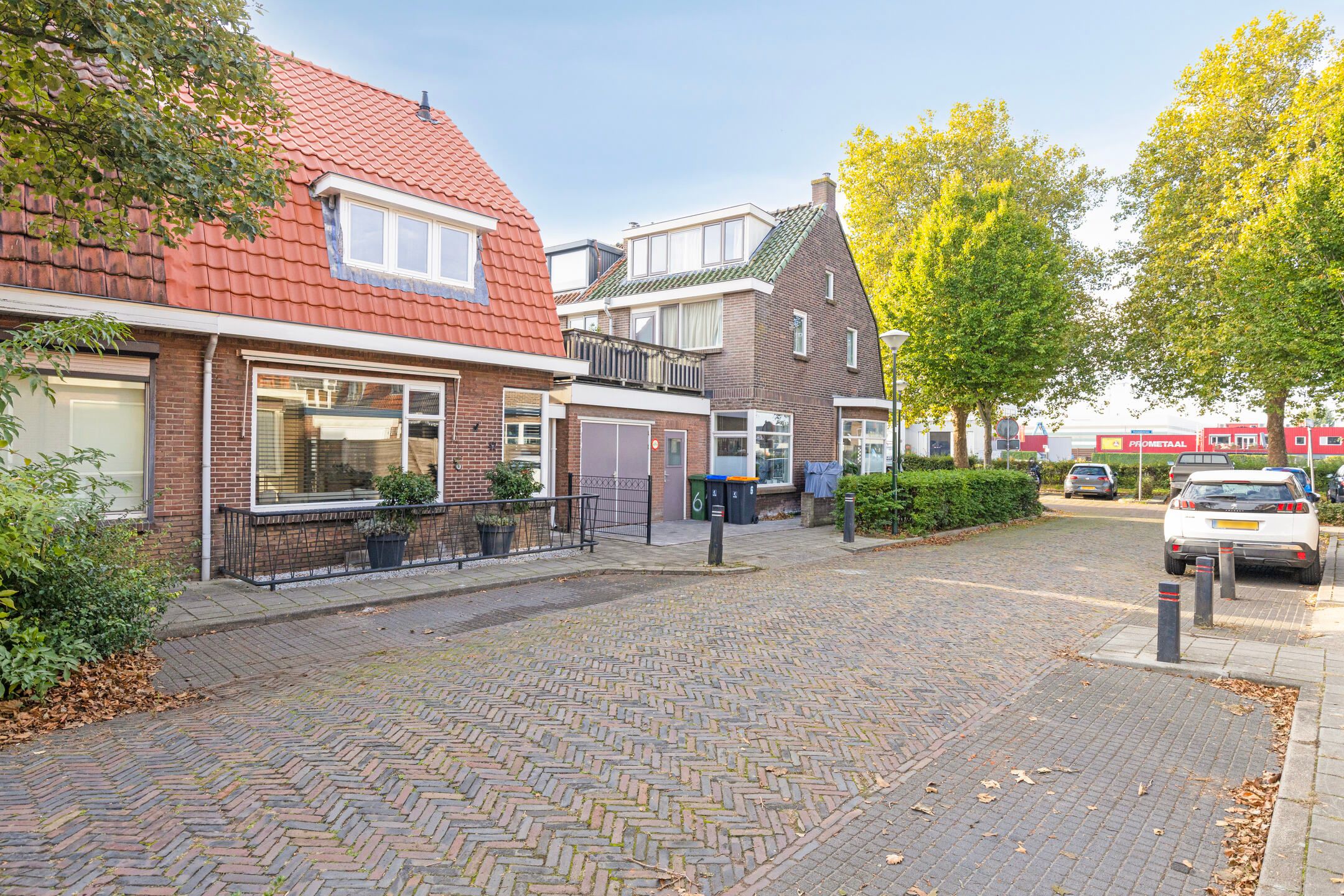 Photo 3 of Burgemeester Strick van Linschotenstraat 47