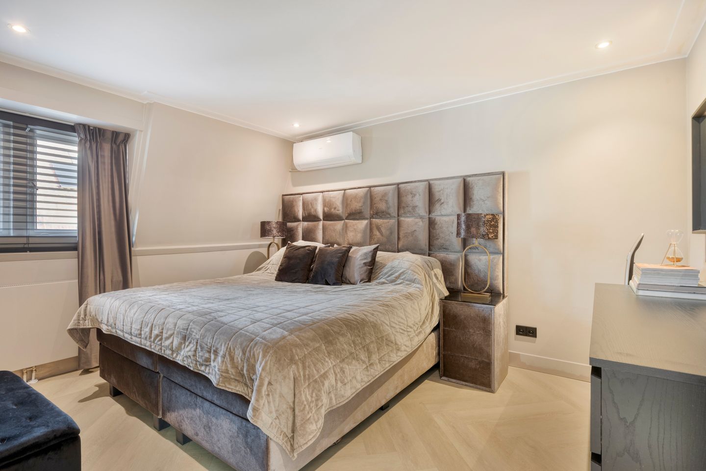 Photo 20 of Burgemeester Strick van Linschotenstraat 47