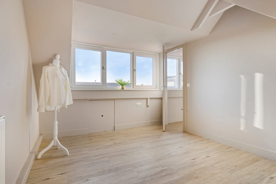 Photo 28 of Burgemeester Strick van Linschotenstraat 47