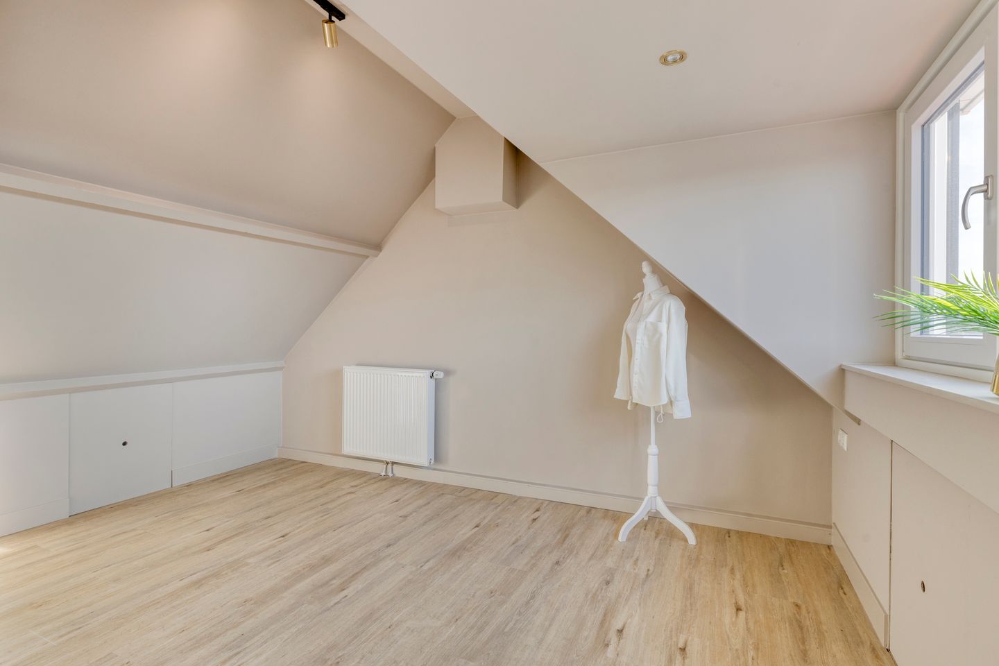 Photo 29 of Burgemeester Strick van Linschotenstraat 47