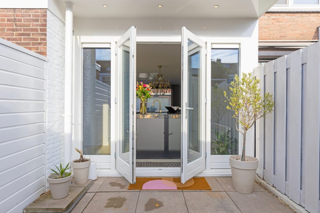 Photo 32 of Burgemeester Strick van Linschotenstraat 47