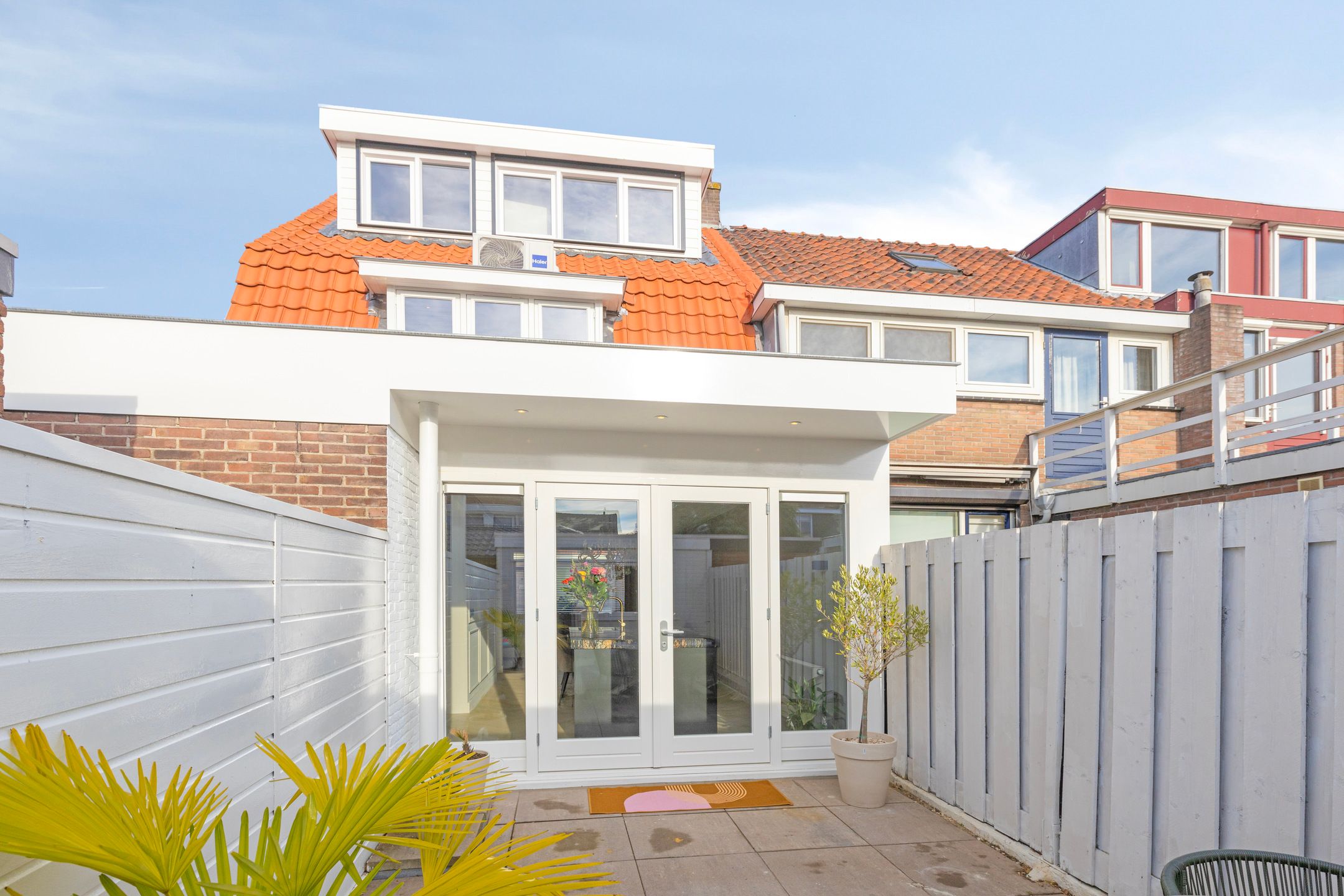 Photo 33 of Burgemeester Strick van Linschotenstraat 47