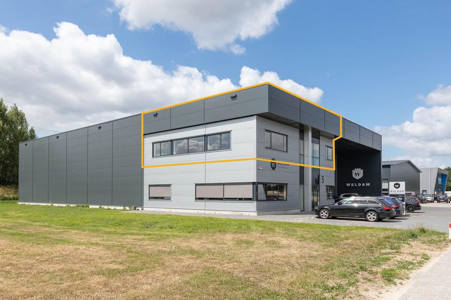 View photo 1 of Vijverweg 5