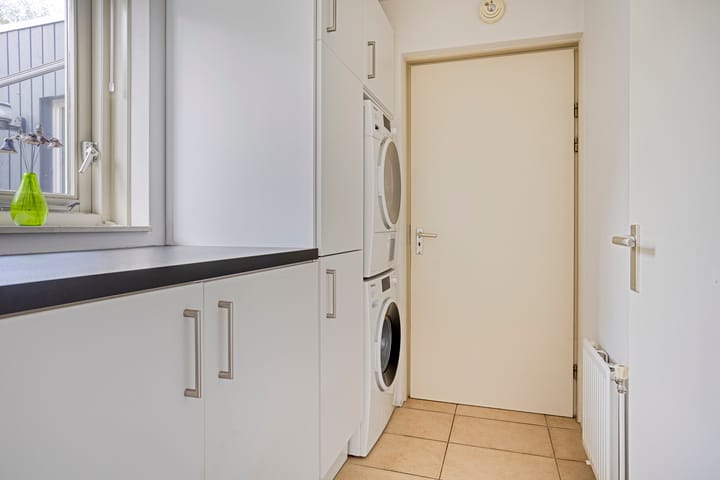 Photo 14 of Vanghout 21