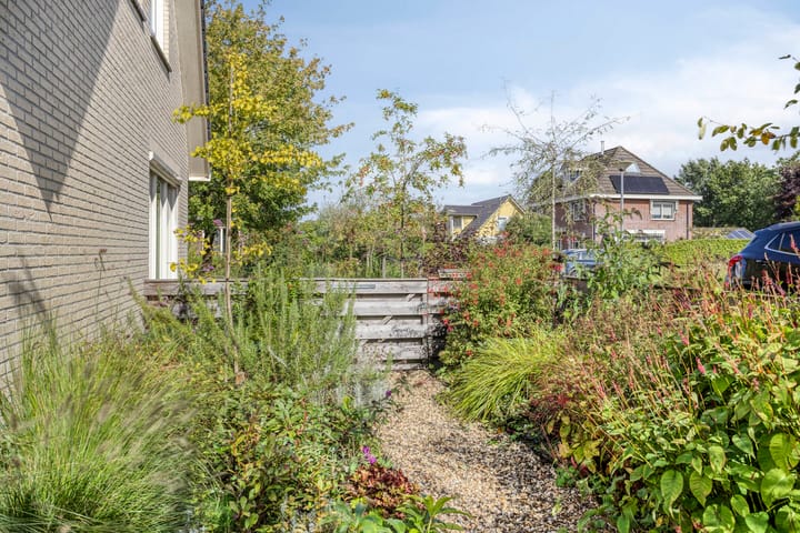 Photo 49 of Vanghout 21