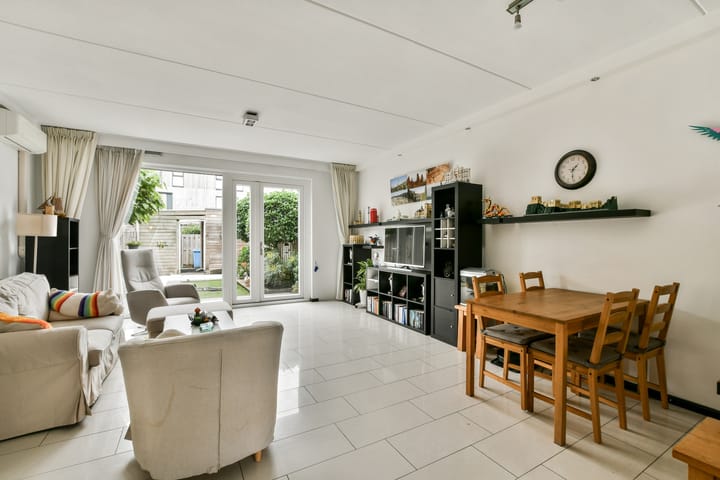 Foto 2 van Valeriaan 11