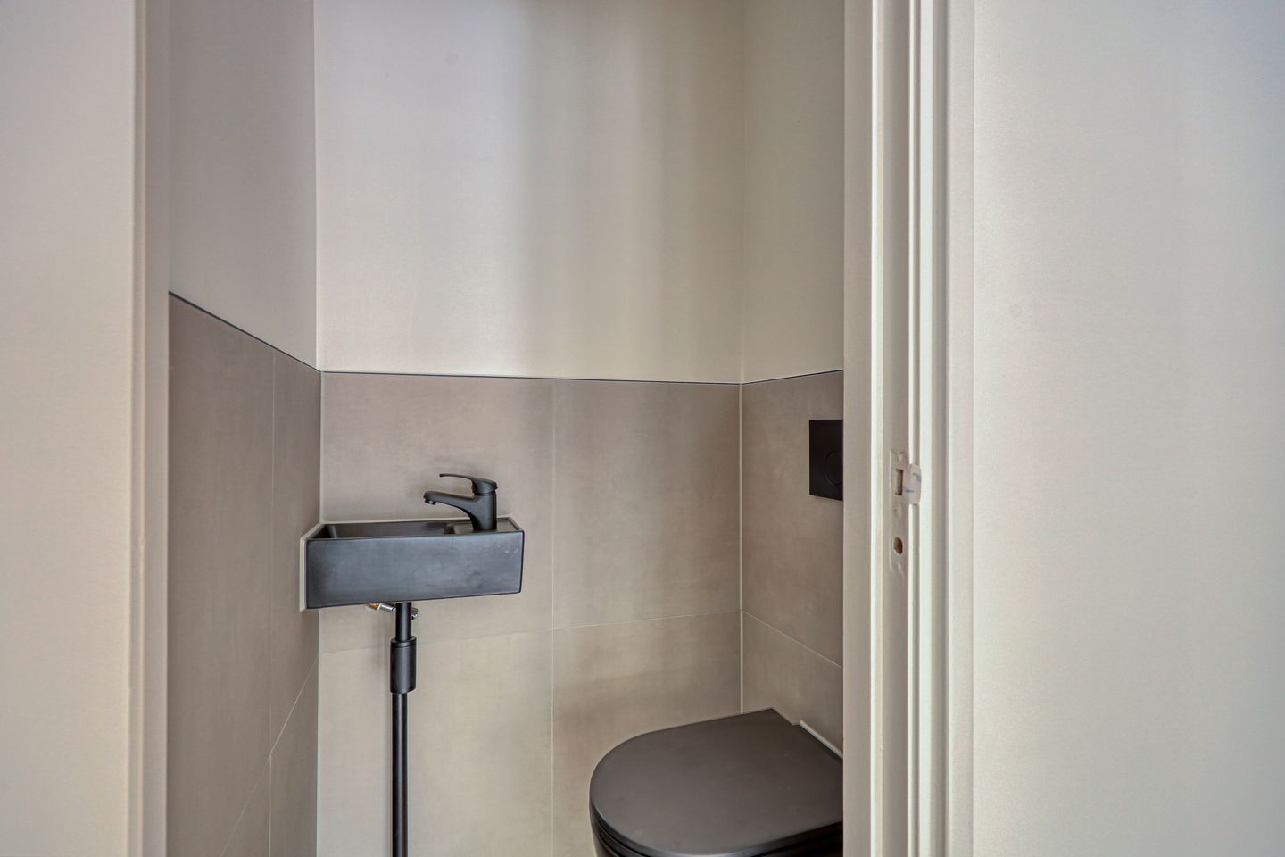 Photo 10 of Burgemeester Edo Bergsmalaan 40