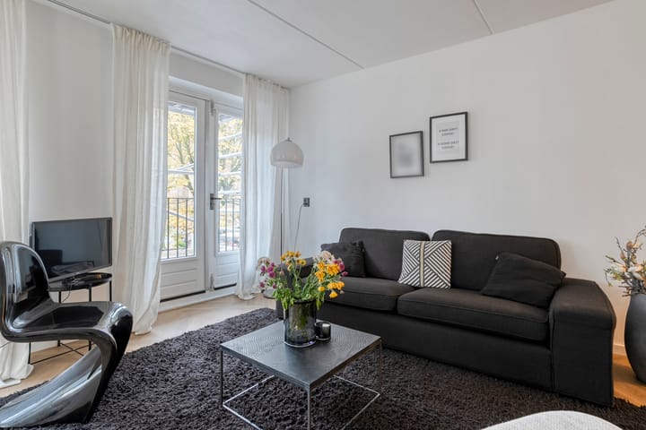 Photo 11 of Bloemendalstraat 1