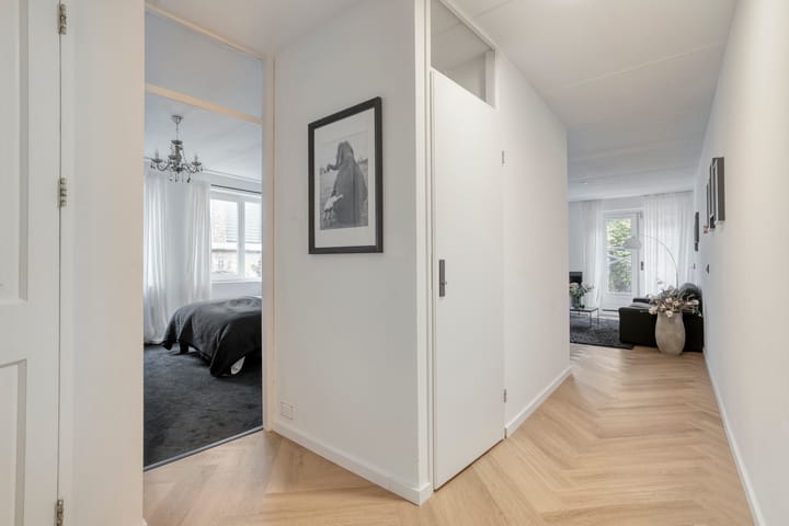 Photo 17 of Bloemendalstraat 1