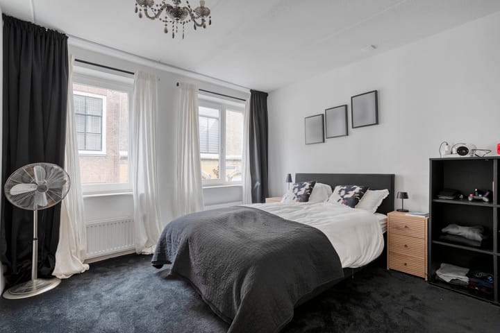 Photo 18 of Bloemendalstraat 1