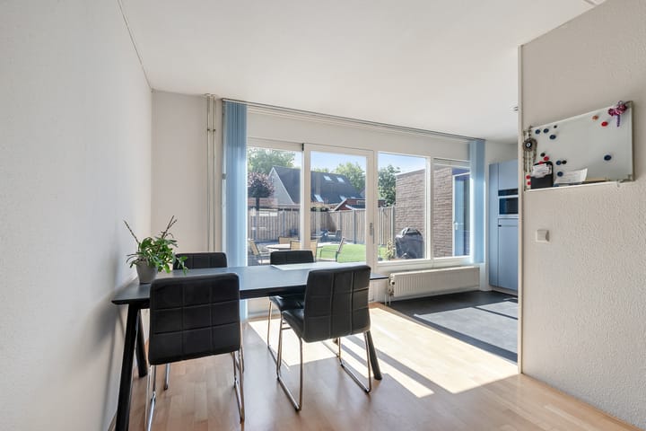 Photo 11 of Capella 7