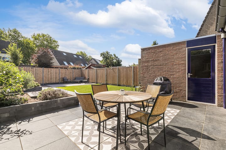 Photo 14 of Capella 7