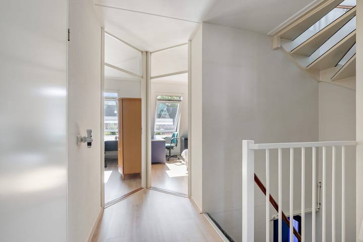 Photo 19 of Capella 7