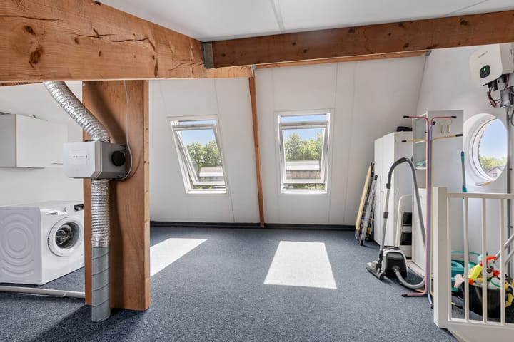 Photo 27 of Capella 7