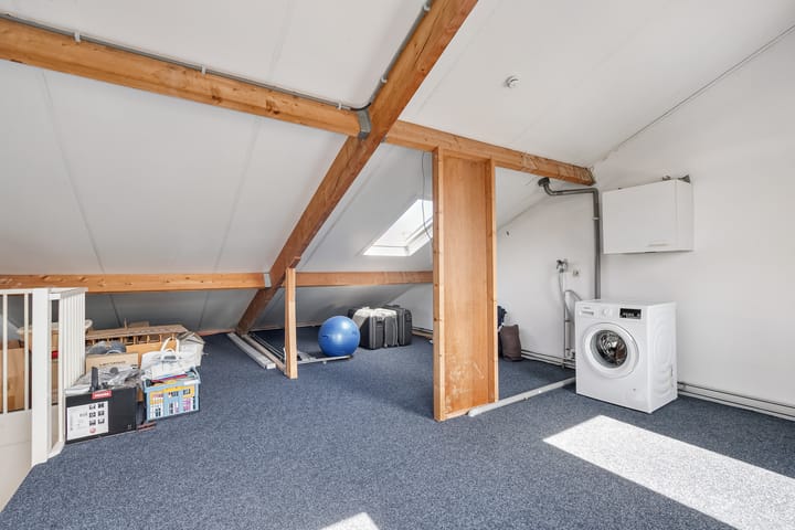 Photo 28 of Capella 7