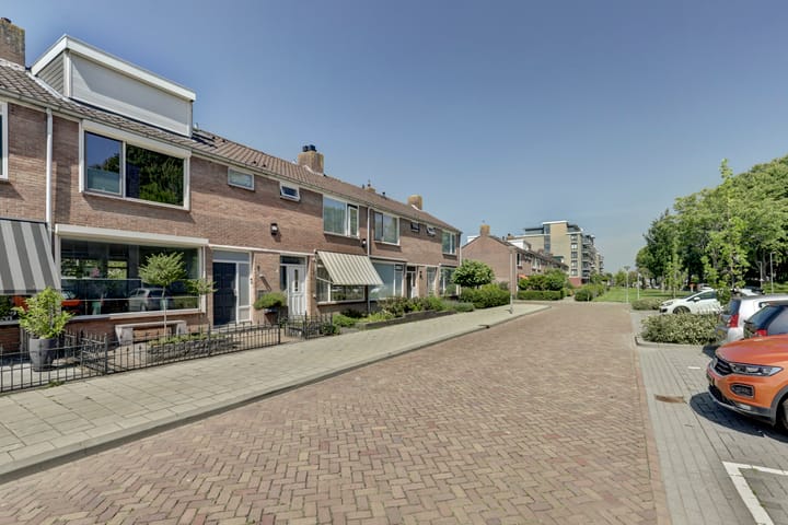 Photo 2 of Magnoliastraat 7