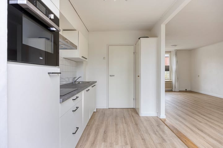 Photo 9 of Margrietstraat 30