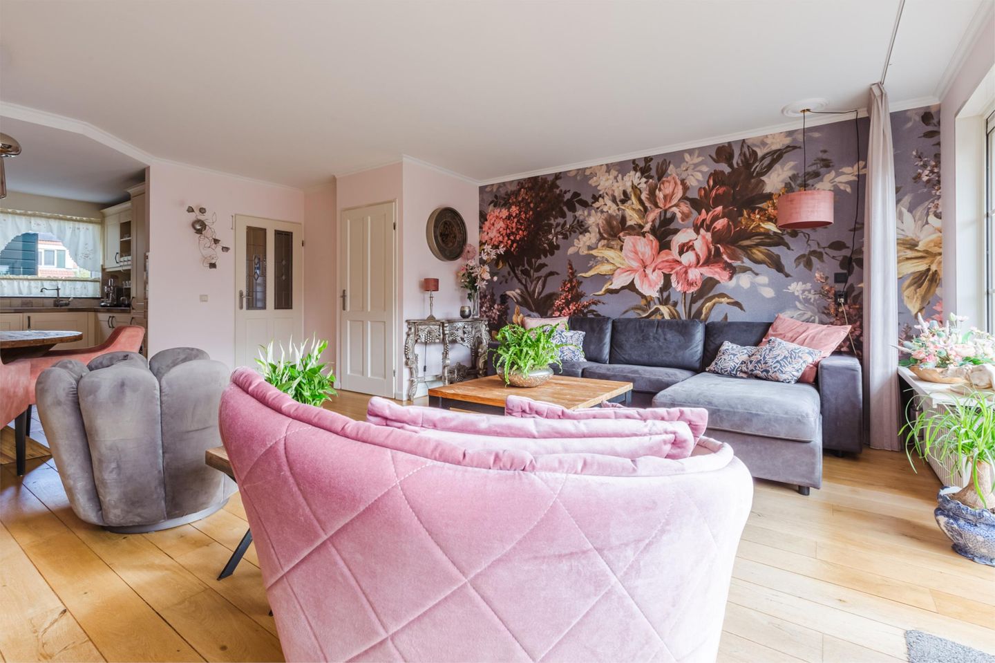 Photo 10 of Karnstraat 36