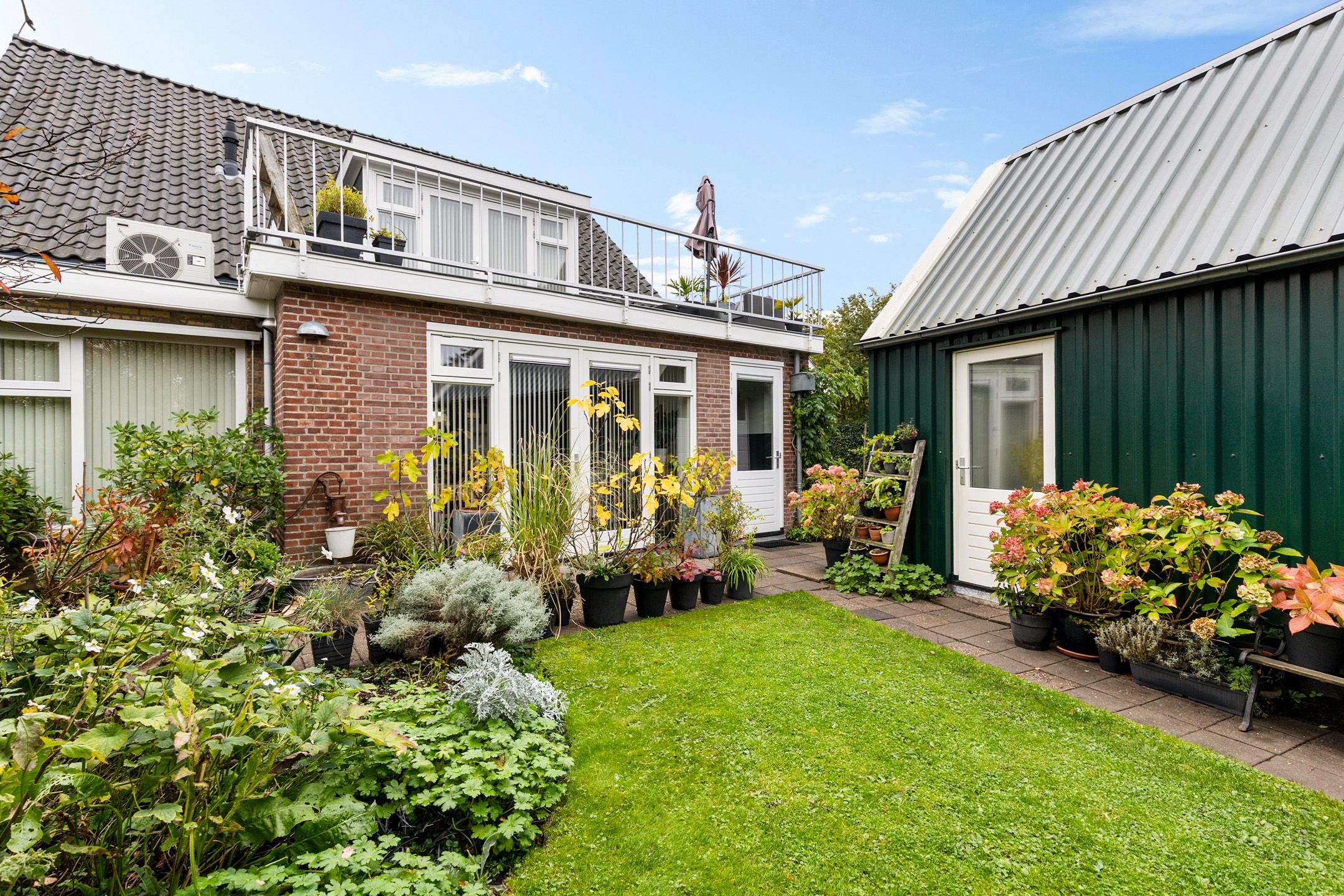 Photo 33 of Hottingawei 16