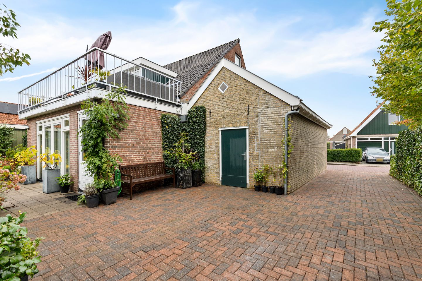 Photo 35 of Hottingawei 16