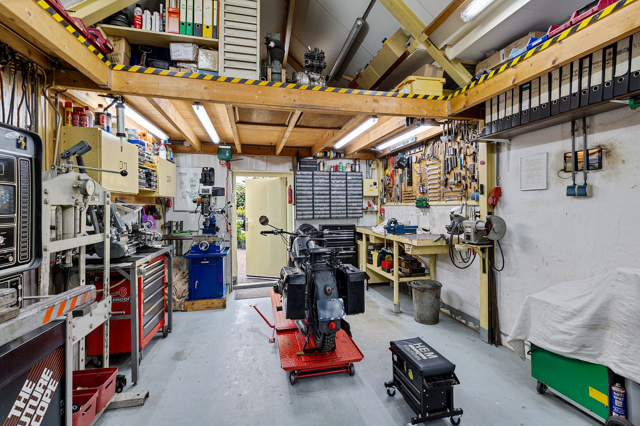 Photo 39 of Hottingawei 16