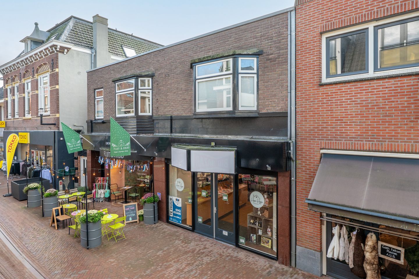 View photo 2 of Dorpsstraat 27-A