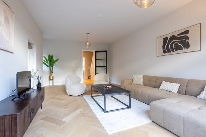 Photo 2 of Burgemeester Le Fèvre de Montignylaan 11