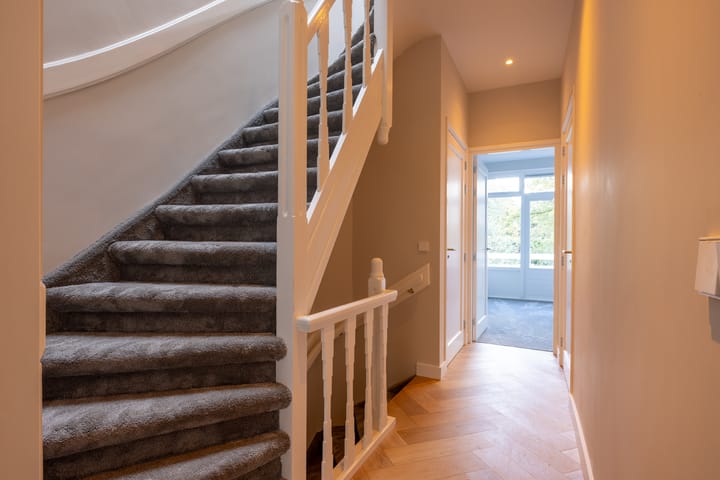 Photo 25 of Burgemeester Le Fèvre de Montignylaan 11