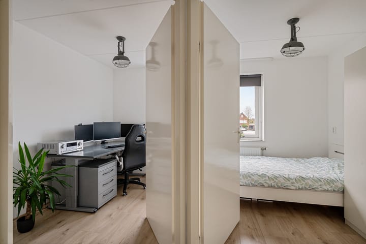 Photo 19 of Tijmstraat 43