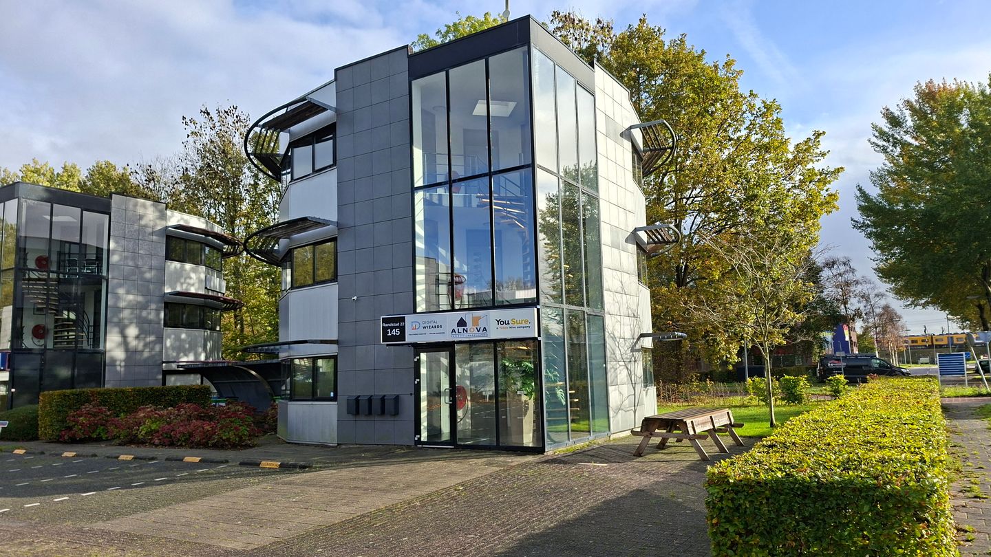 View photo 1 of Randstad 22 145