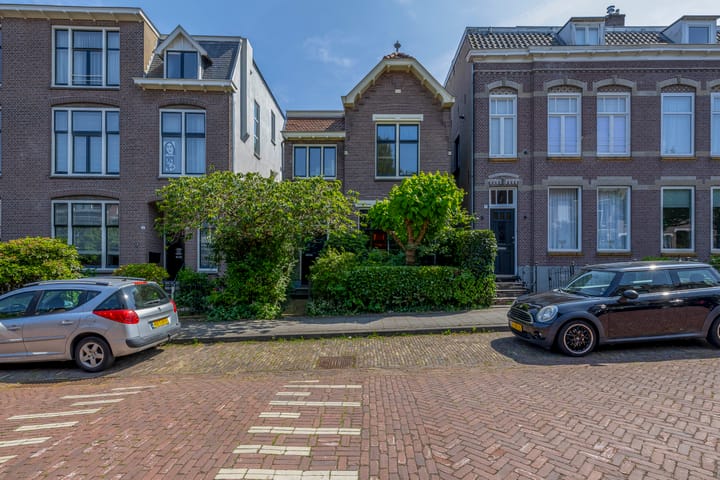 Photo 2 of Burgemeester Weertsstraat 35