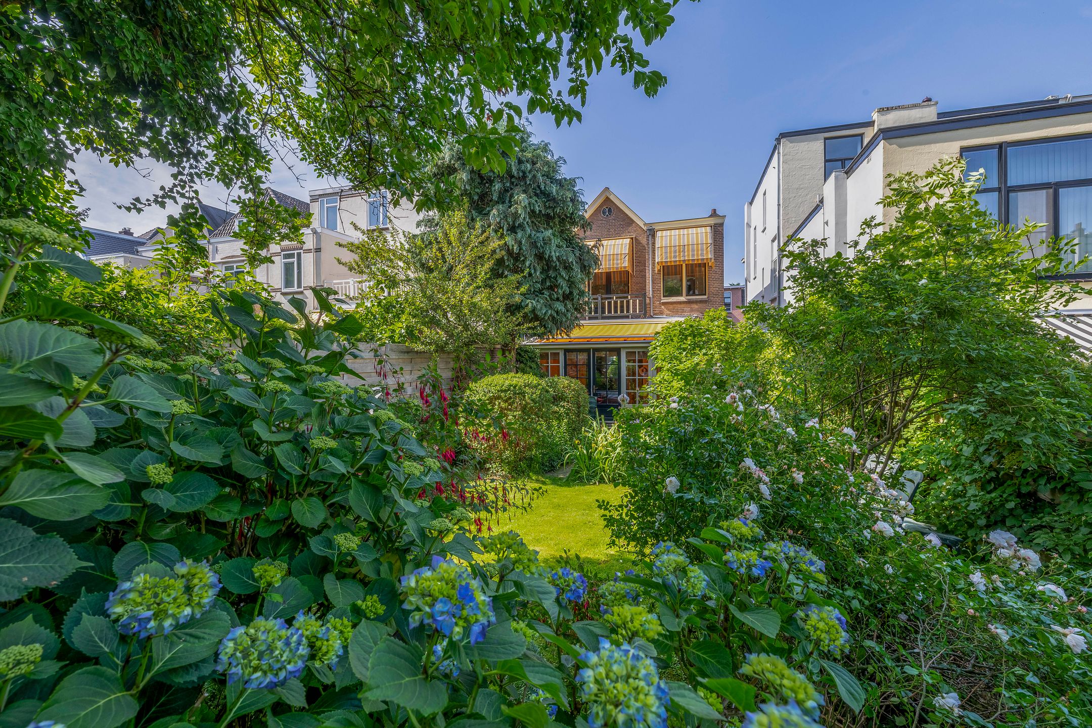 Foto 39 van Burgemeester Weertsstraat 35