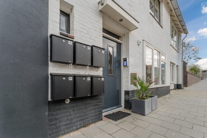 Photo 5 of Koninginneweg 34-A