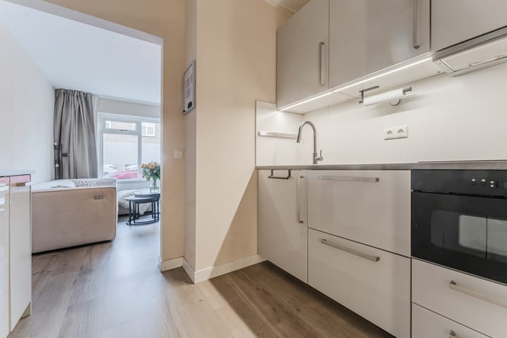 Photo 3 of Koninginneweg 34-A