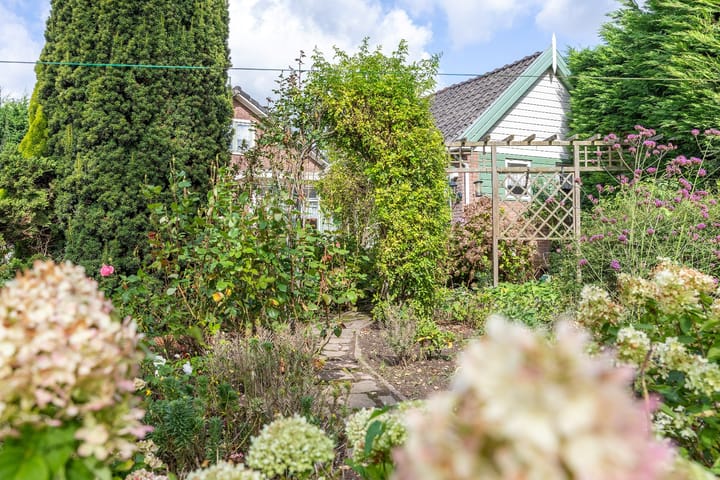 Photo 39 of Verhuizensestraat 1-A