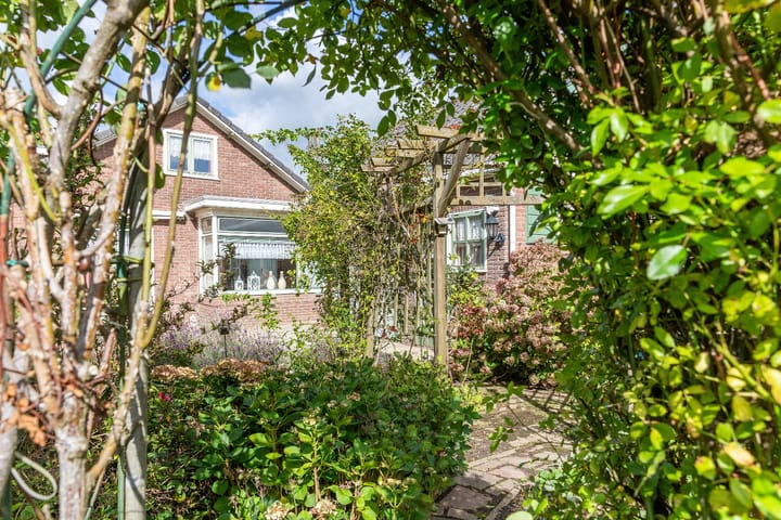 Photo 40 of Verhuizensestraat 1-A