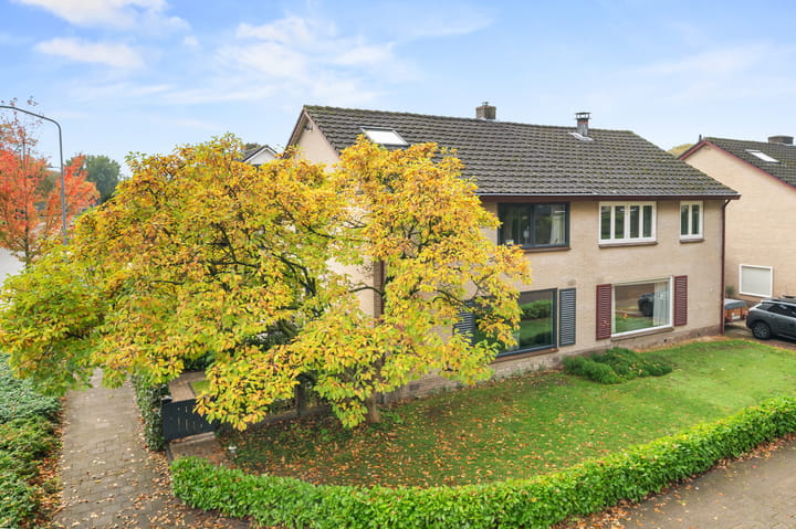 Foto 2 van Maarten Tromplaan 57