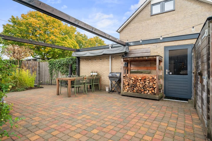 Foto 32 van Maarten Tromplaan 57